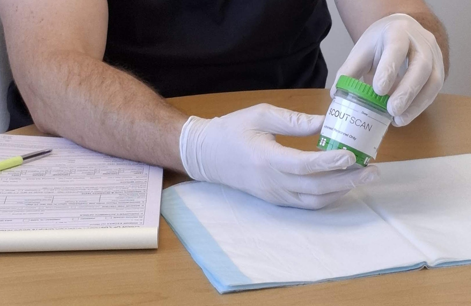 Running a SCOUT Scan urine drug test